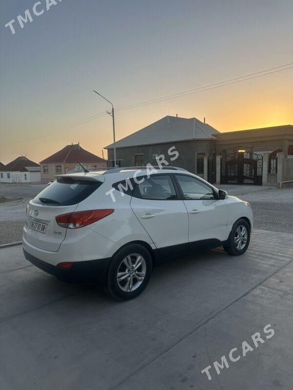 Hyundai IX35 2011 - 160 000 TMT - Балканабат - img 3