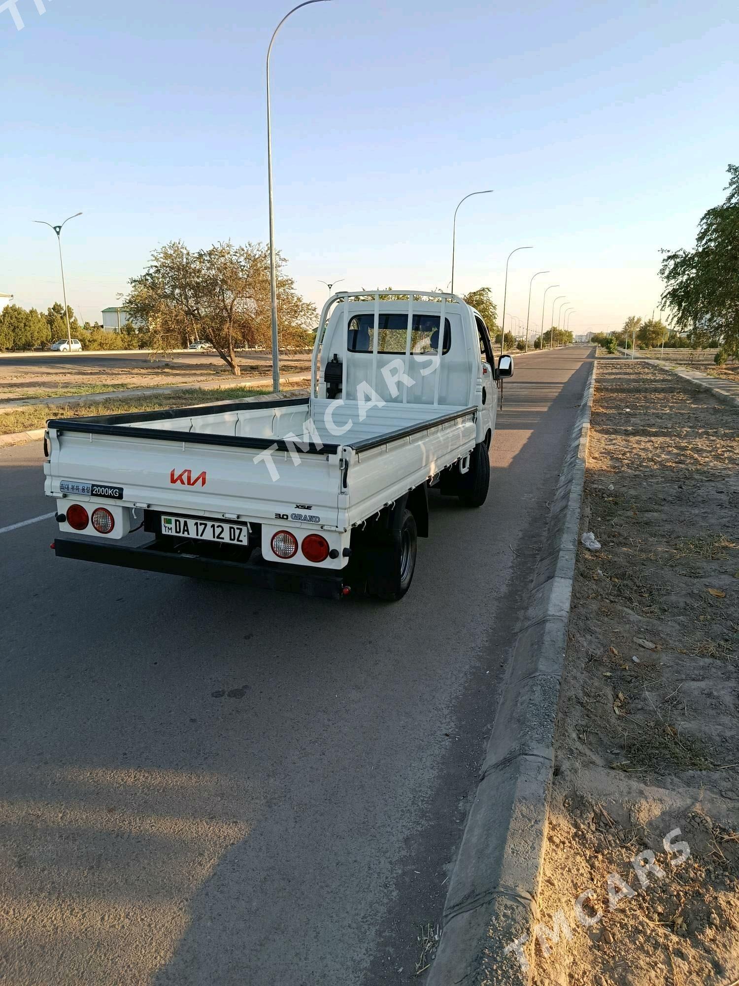 Kia Bongo 2014 - 270 000 TMT - Daşoguz - img 4