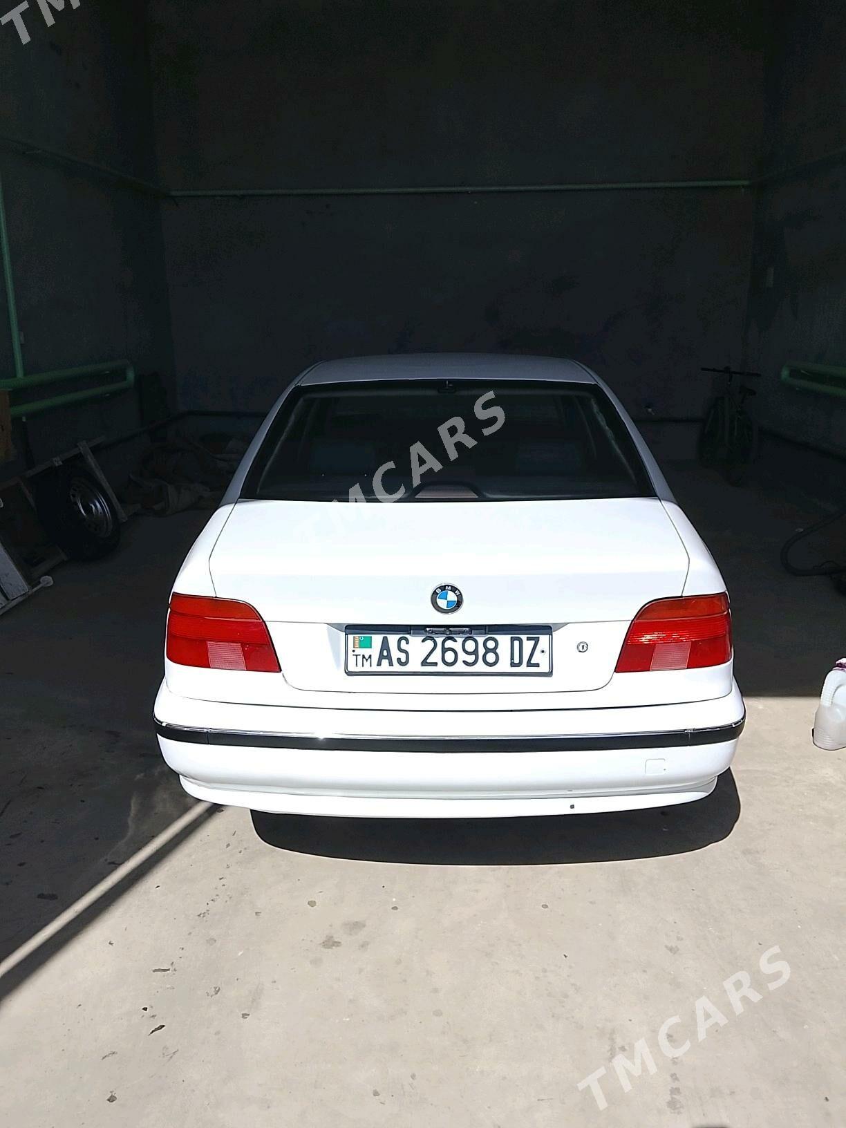 BMW 525 2000 - 88 000 TMT - Boldumsaz - img 7
