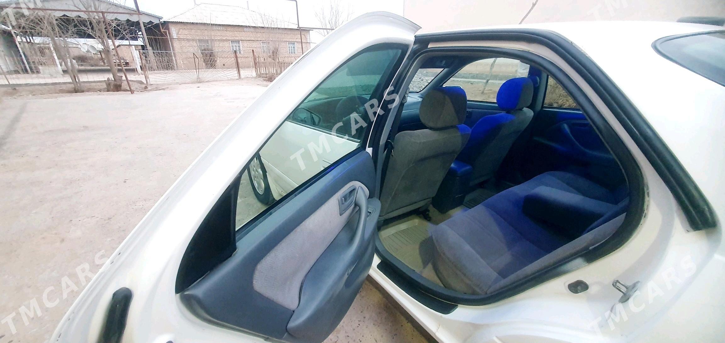 Toyota Camry 2001 - 115 000 TMT - Теджен - img 2