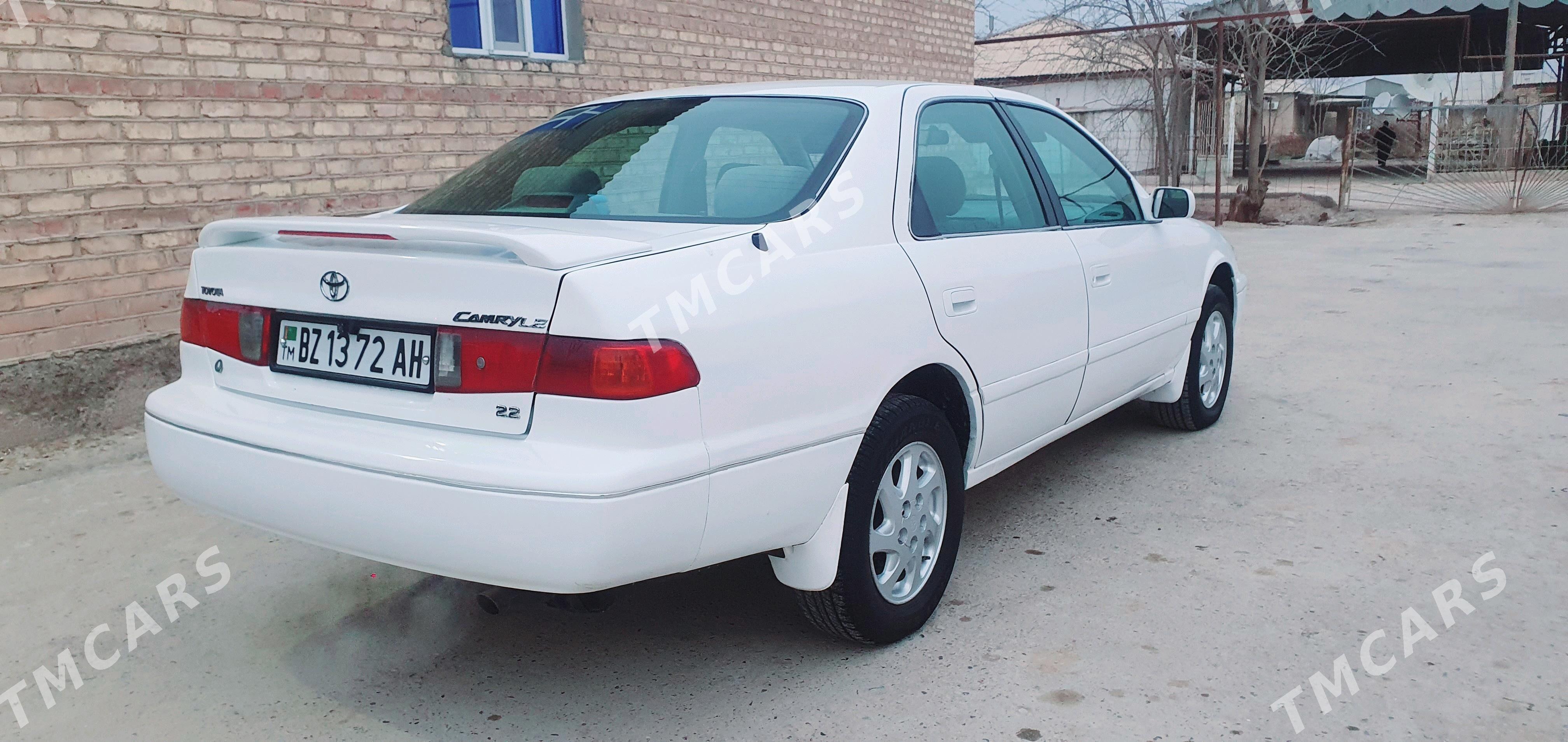 Toyota Camry 2001 - 115 000 TMT - Теджен - img 3