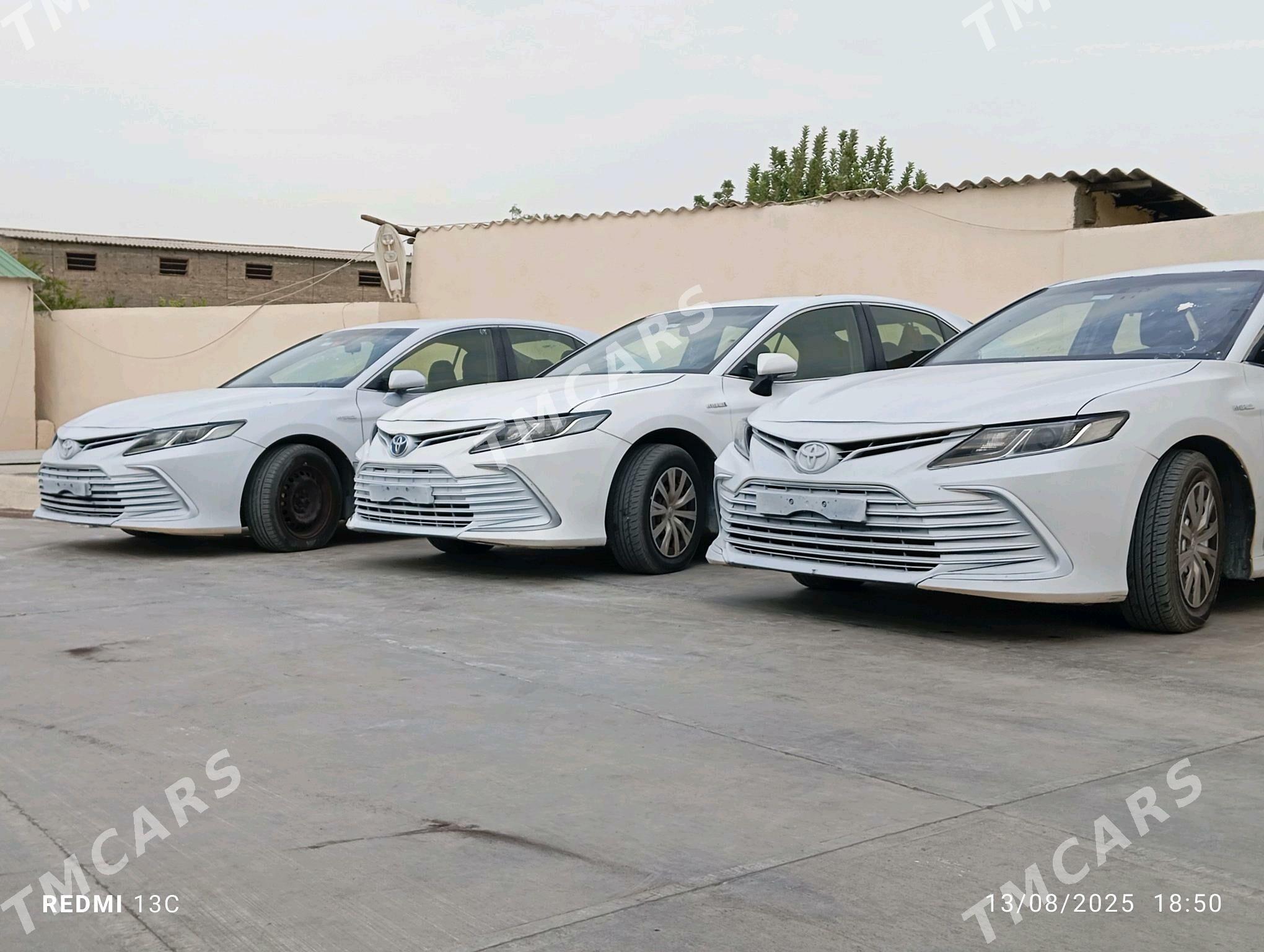 Toyota Camry 2020 - 220 000 TMT - Бузмеин - img 3