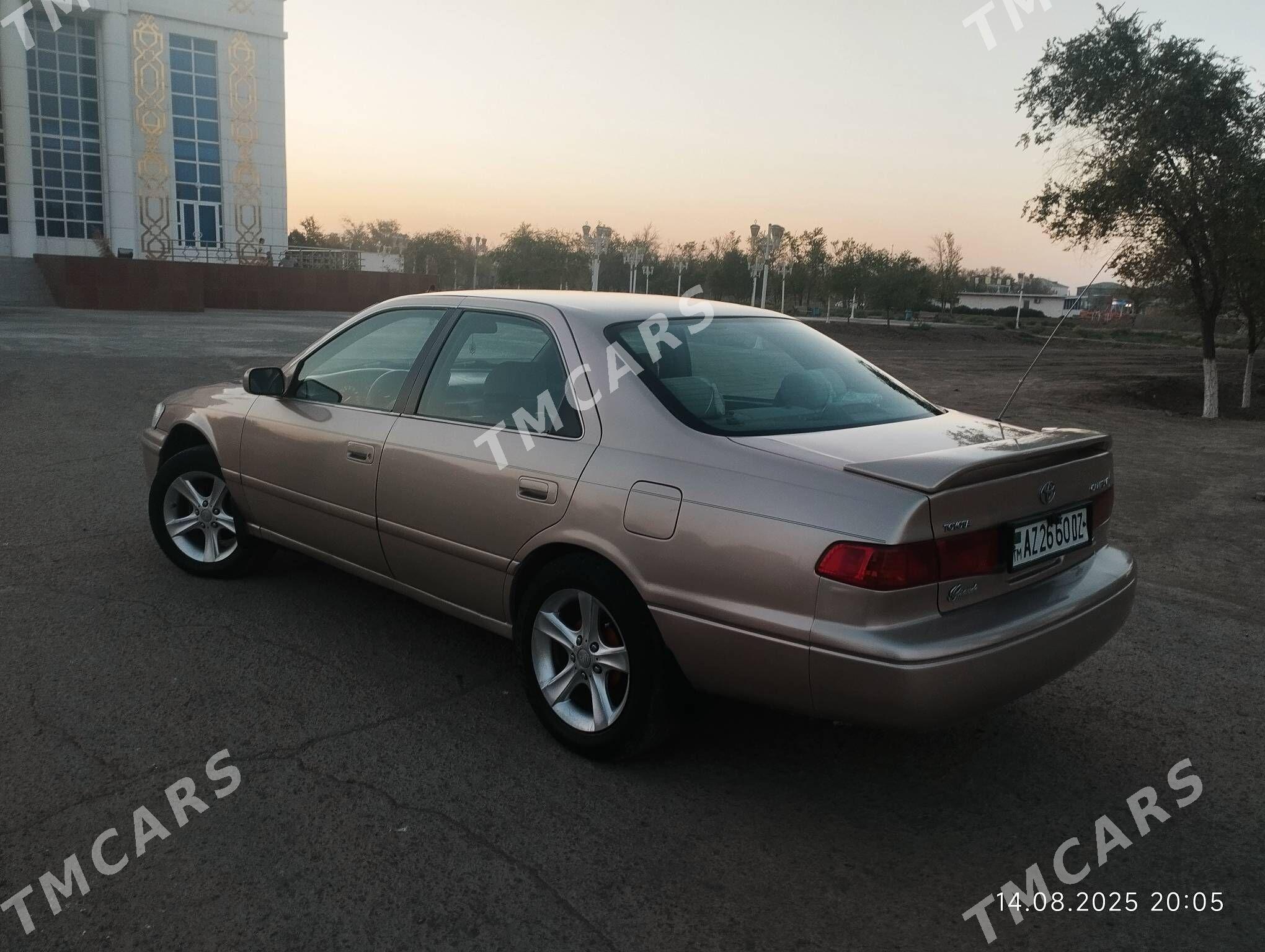 Toyota Camry 2000 - 130 000 TMT - Gurbansoltan Eje - img 4