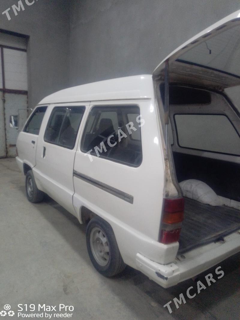 Toyota Town Ace 1984 - 25 000 TMT - Çärjew - img 3