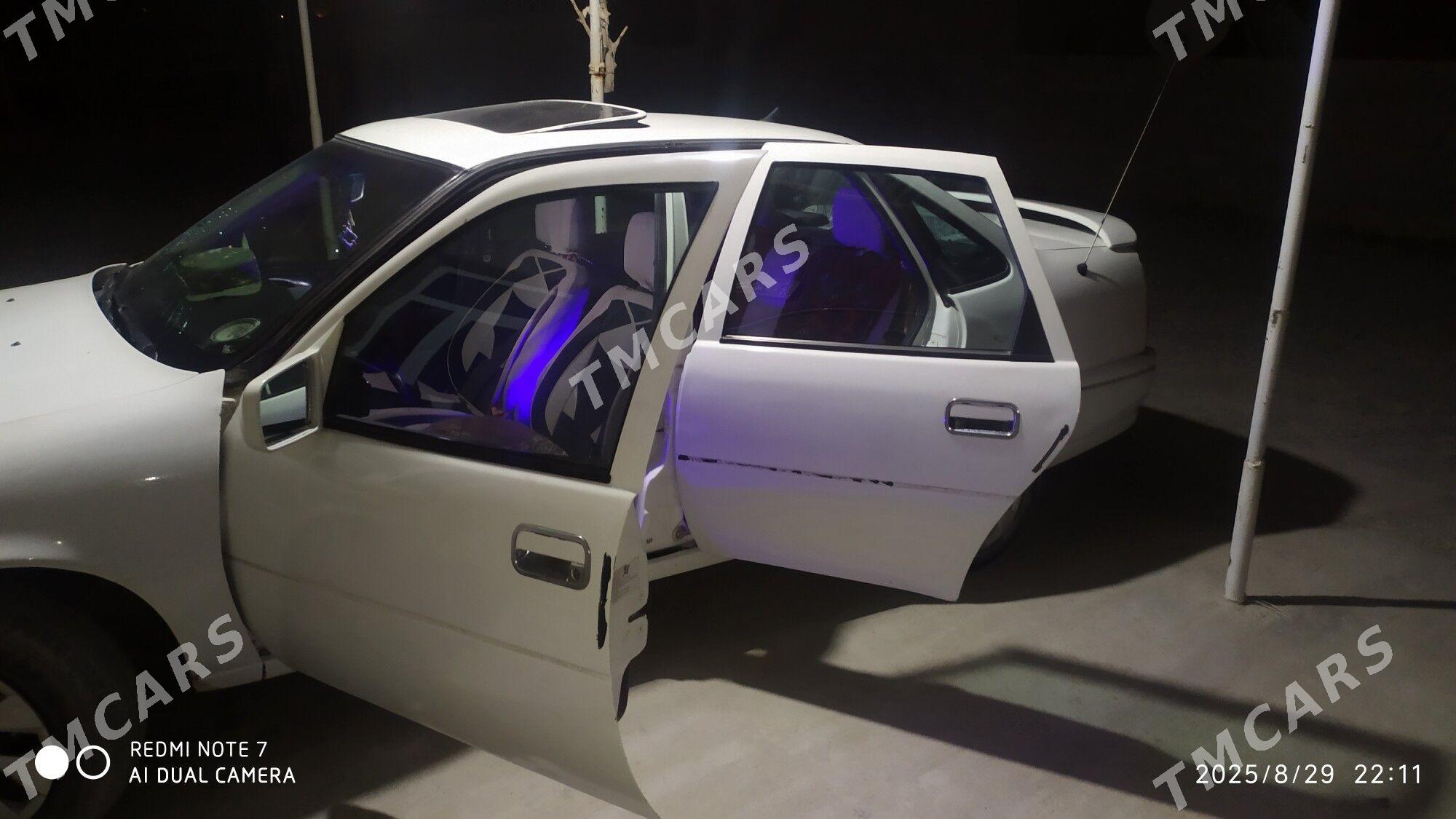 Opel Vectra 1994 - 26 000 TMT - Бахарден - img 7