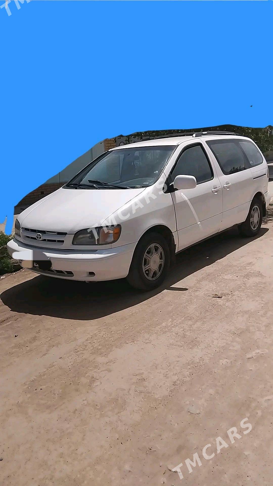 Toyota Sienna 2000 - 125 000 TMT - Болдумсаз - img 2