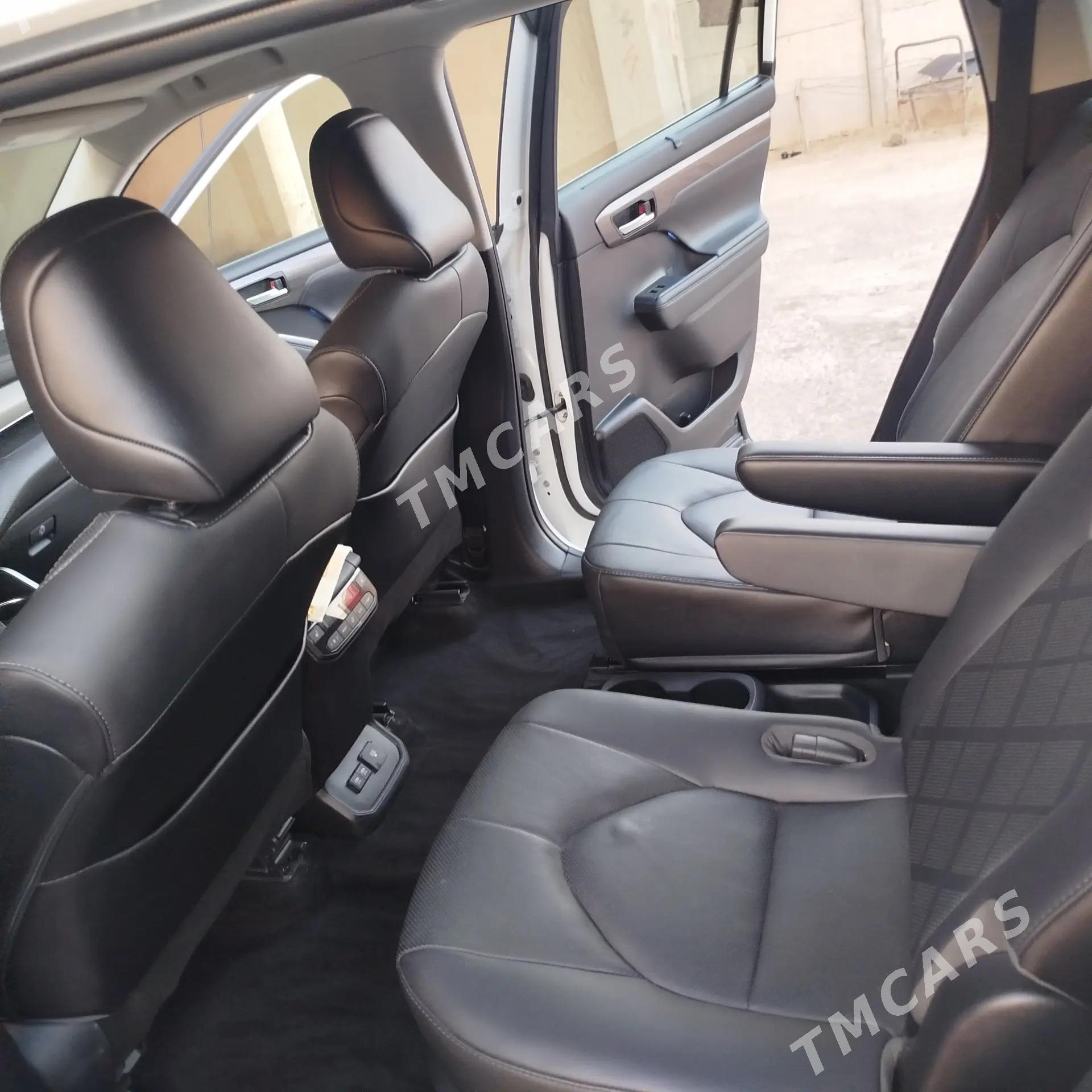 Toyota Highlander 2021 - 770 000 TMT - Мургап - img 2
