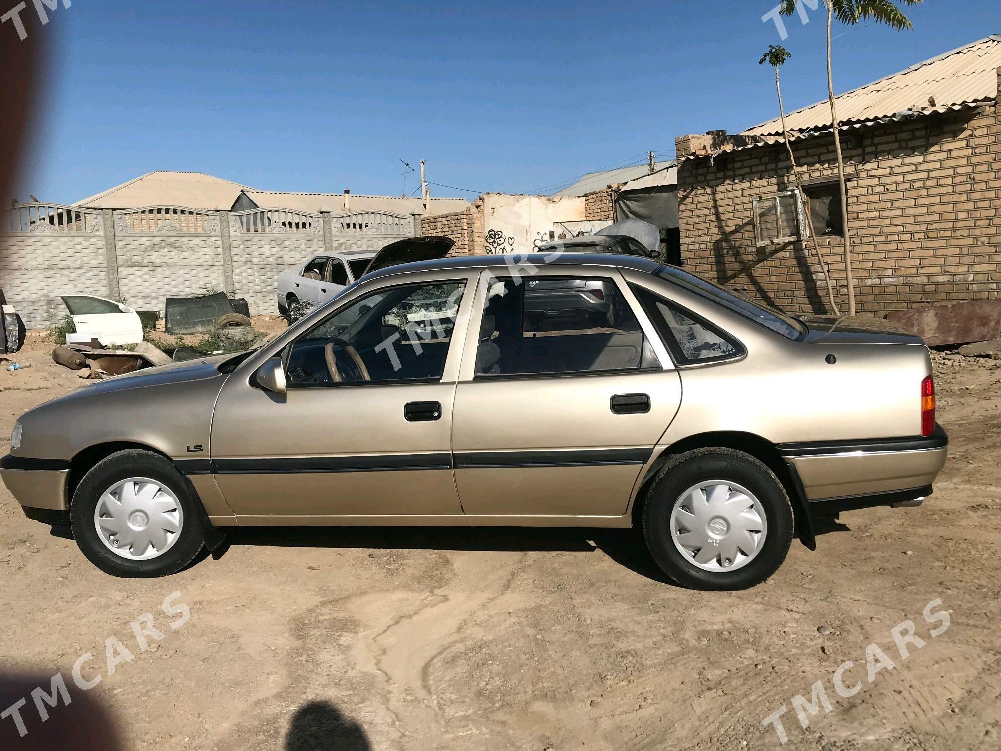 Opel Vectra 1992 - 32 000 TMT - Wekilbazar - img 4