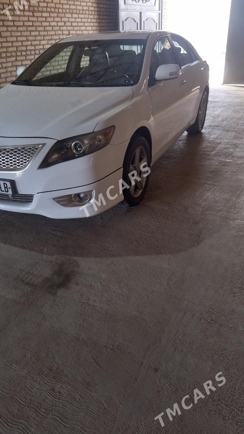 Toyota Camry 2011 - 147 000 TMT - Saýat - img 3