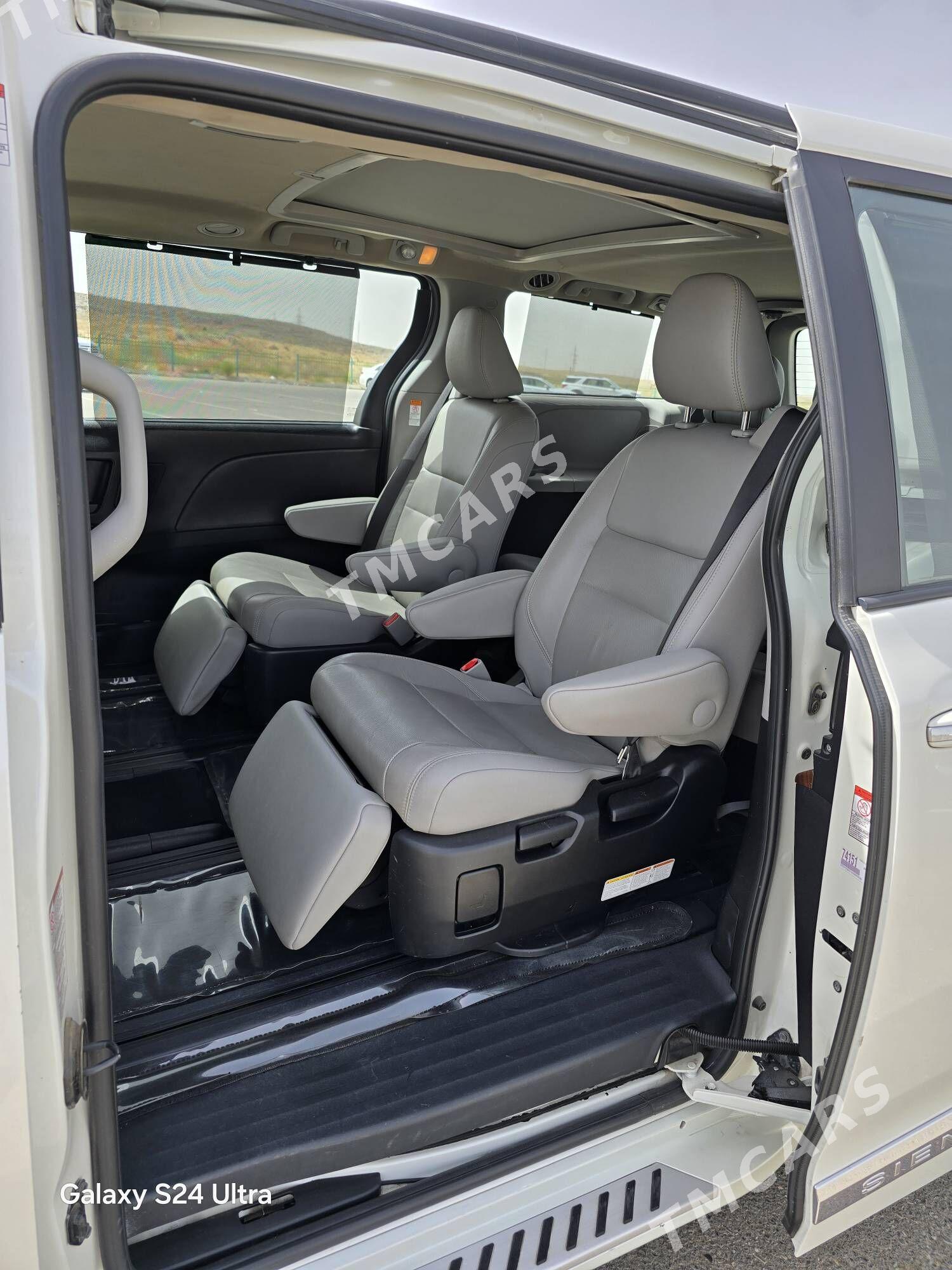 Toyota Sienna 2018 - 600 000 TMT - Ашхабад - img 6