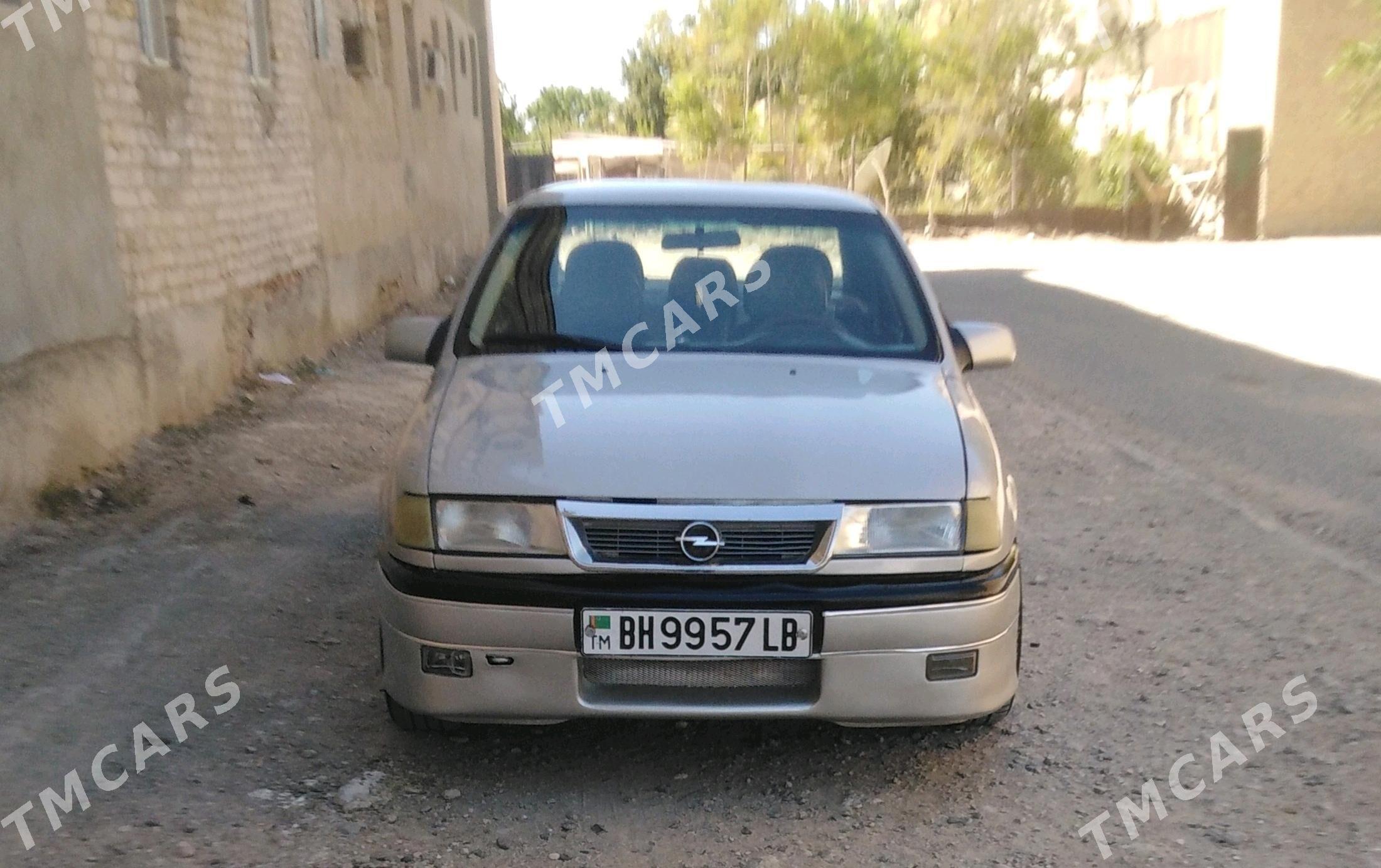 Opel Vectra 1989 - 35 000 TMT - Газаджак - img 2