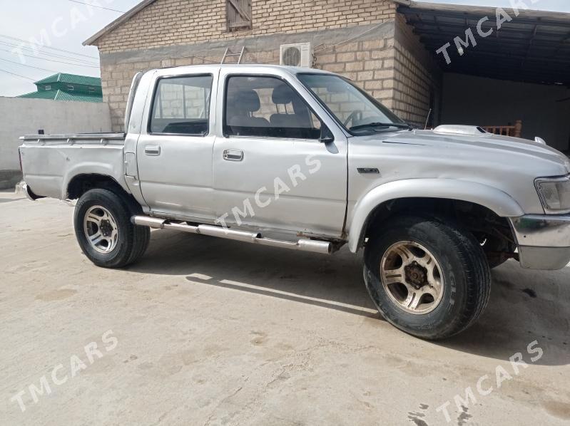 Toyota 4Runner 1992 - 40 000 TMT - Gyzylarbat - img 2