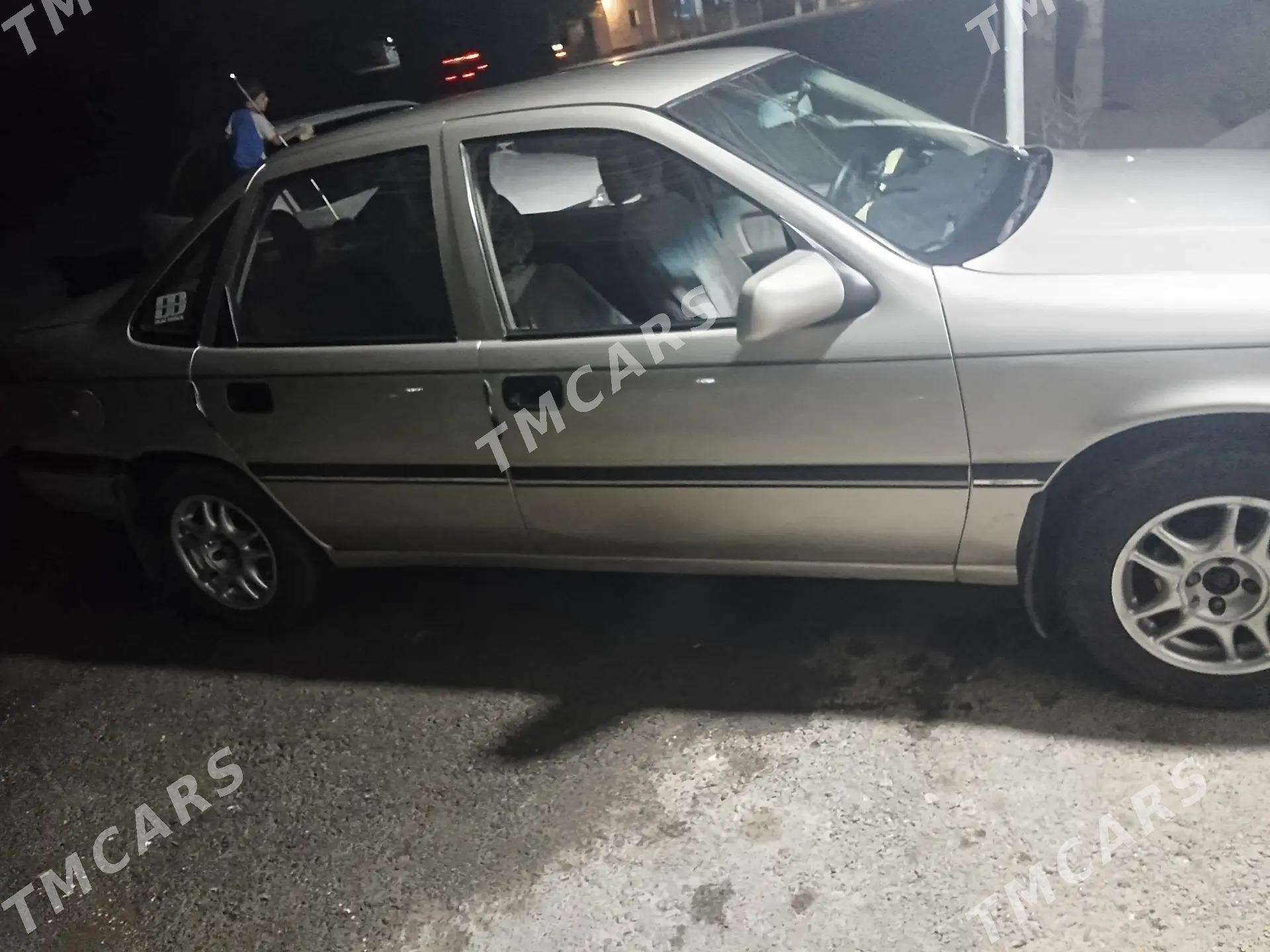 Opel Vectra 1990 - 33 000 TMT - Çärjew - img 2