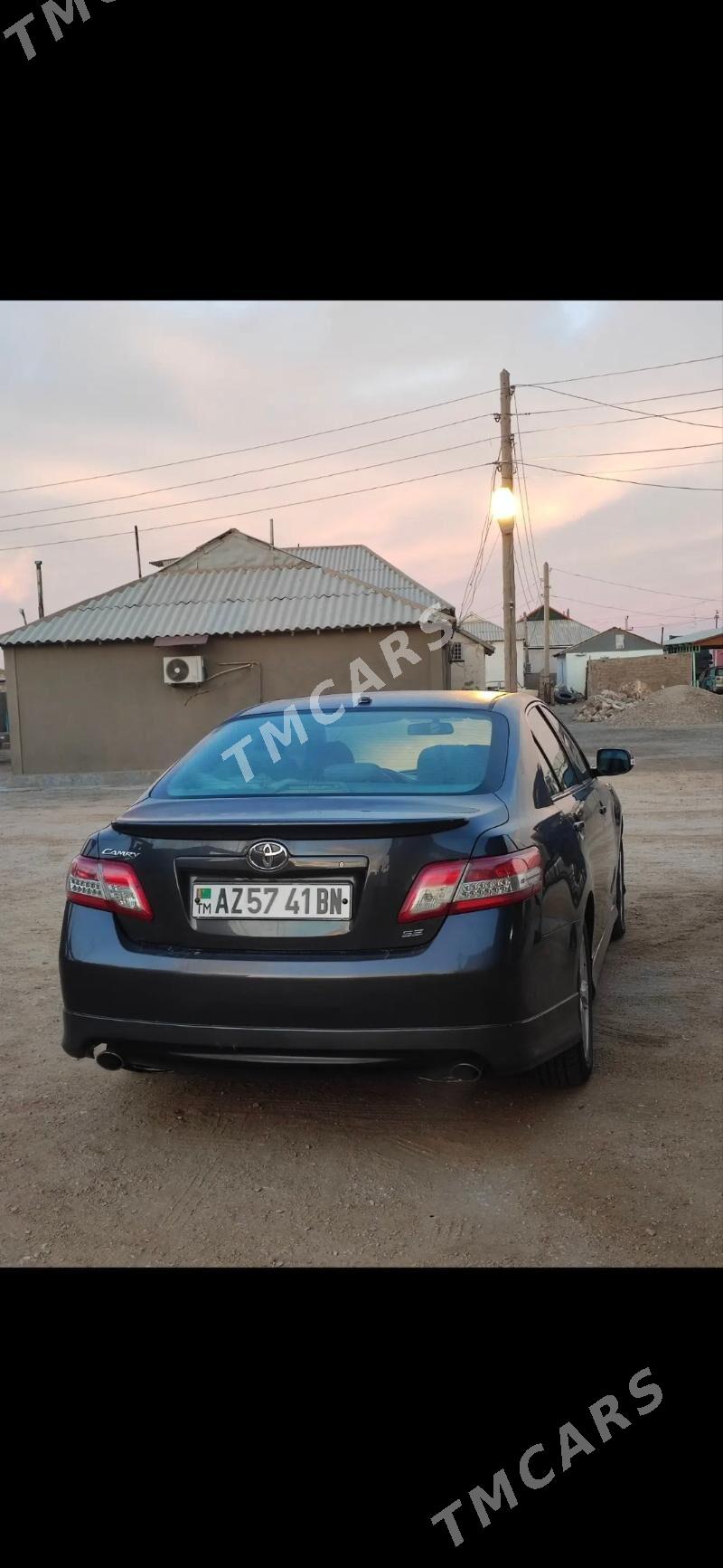 Toyota Camry 2011 - 200 000 TMT - Гумдаг - img 3