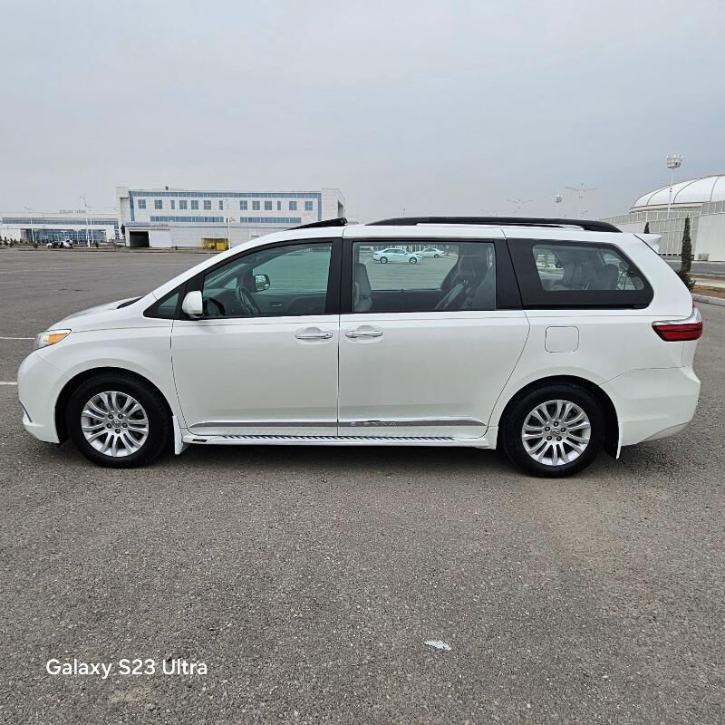 Toyota Sienna 2017 - 440 000 TMT - Hitrowka - img 3