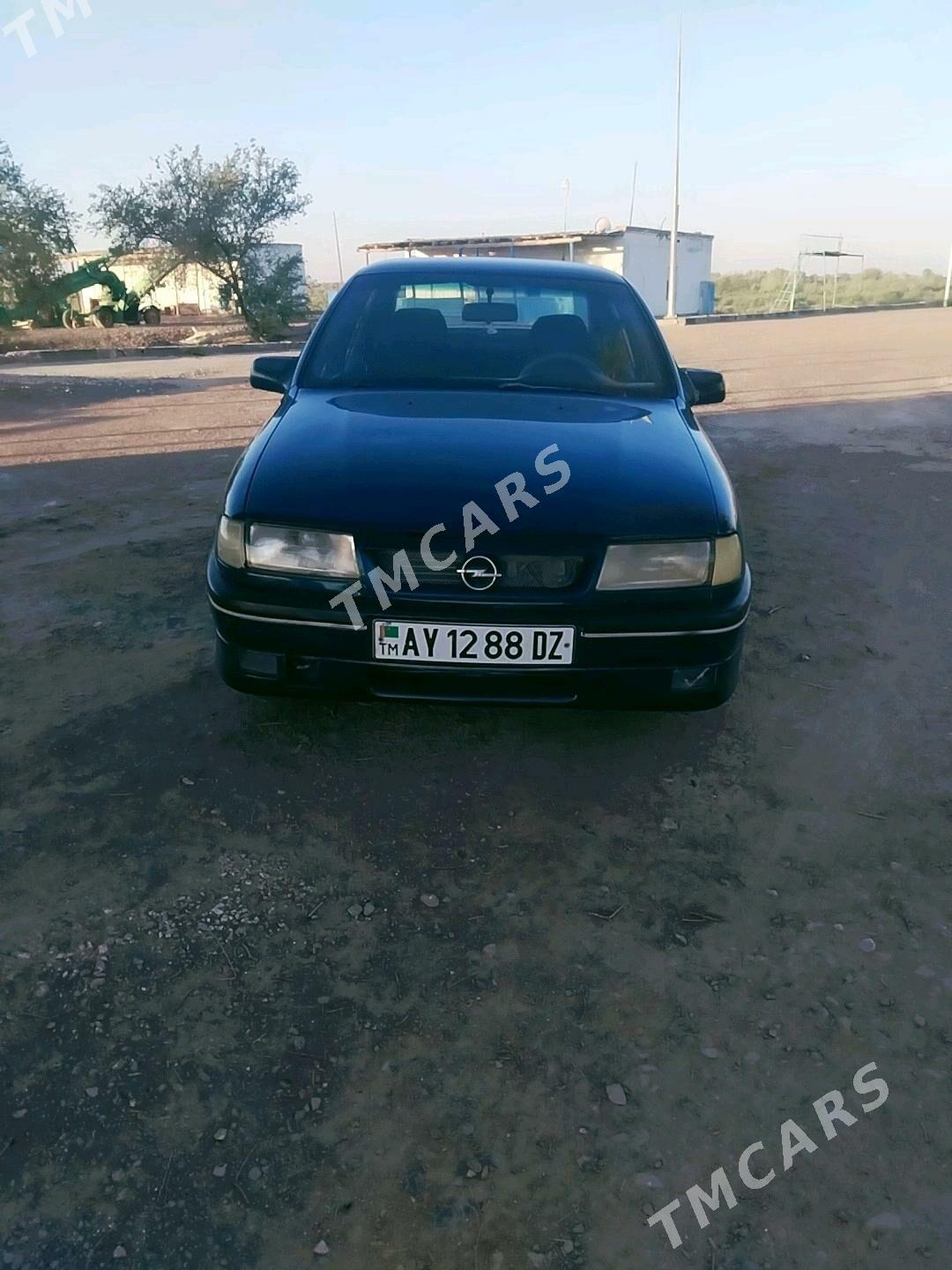 Opel Vectra 1994 - 35 000 TMT - Гурбансолтан Едже - img 3