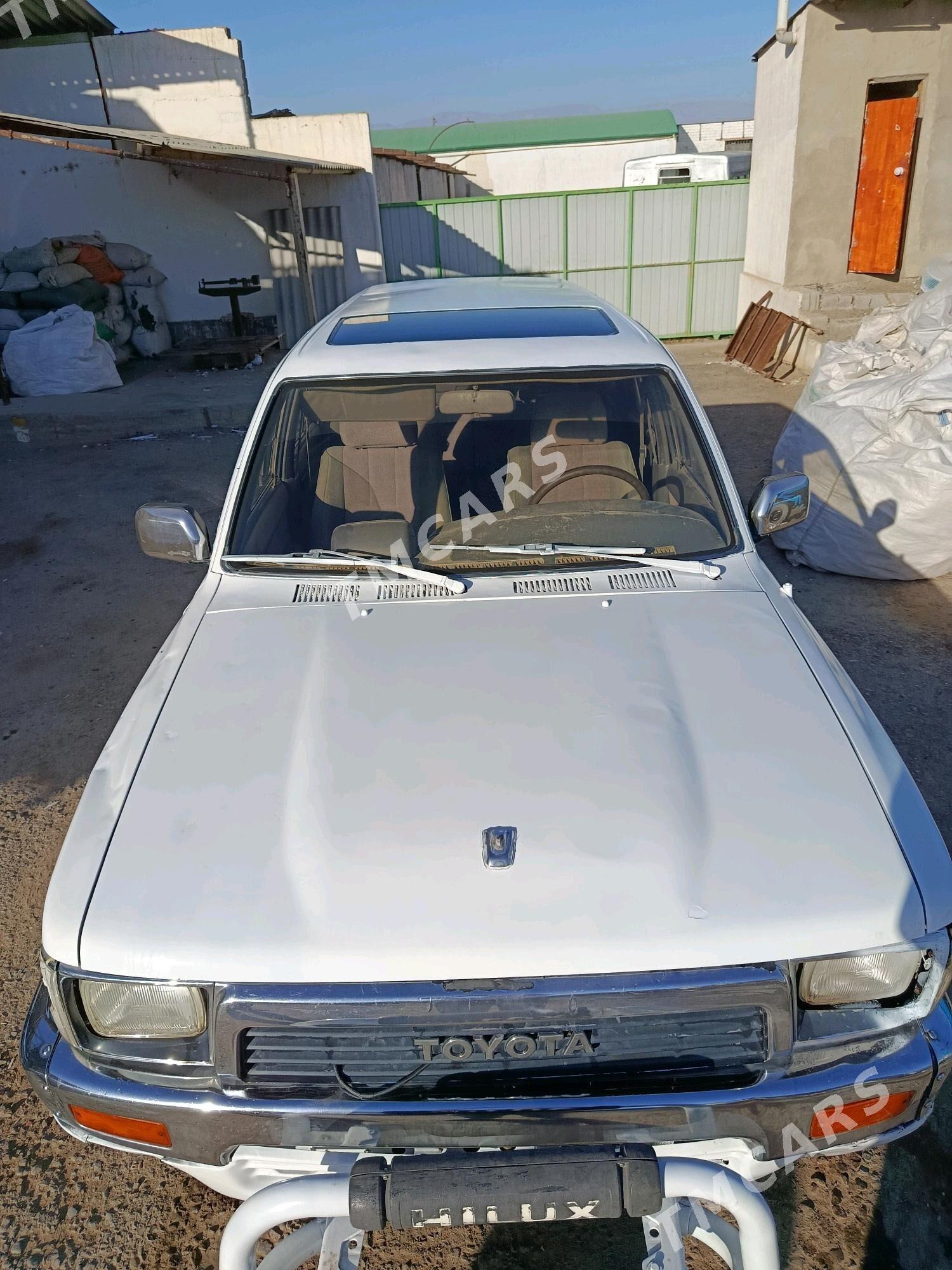 Toyota Hilux 1998 - 39 000 TMT - Анев - img 3