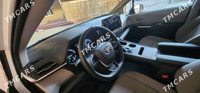 Toyota Sienna 2021 - 480 000 TMT - Мары - img 8