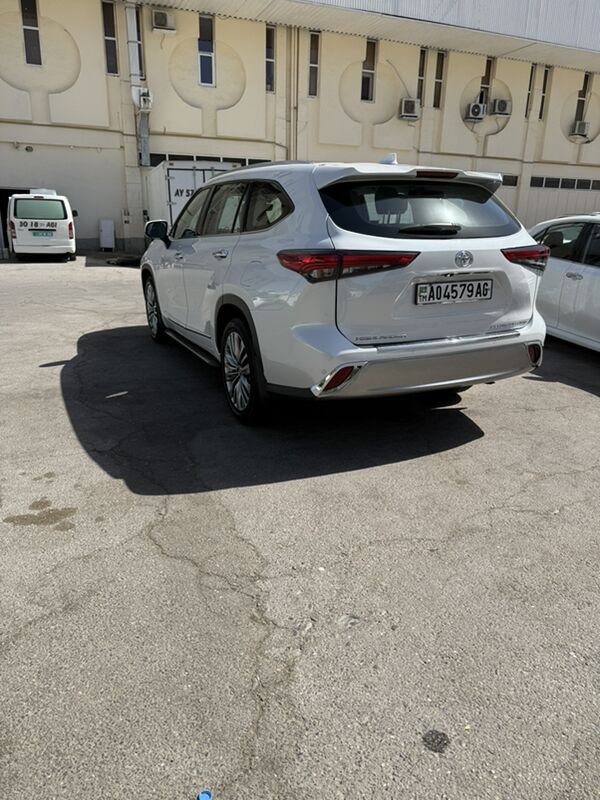 Toyota Highlander 2020 - 650 000 TMT - Aşgabat - img 7