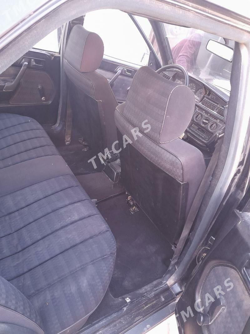 Mercedes-Benz 190E 1989 - 25 000 TMT - Теджен - img 5