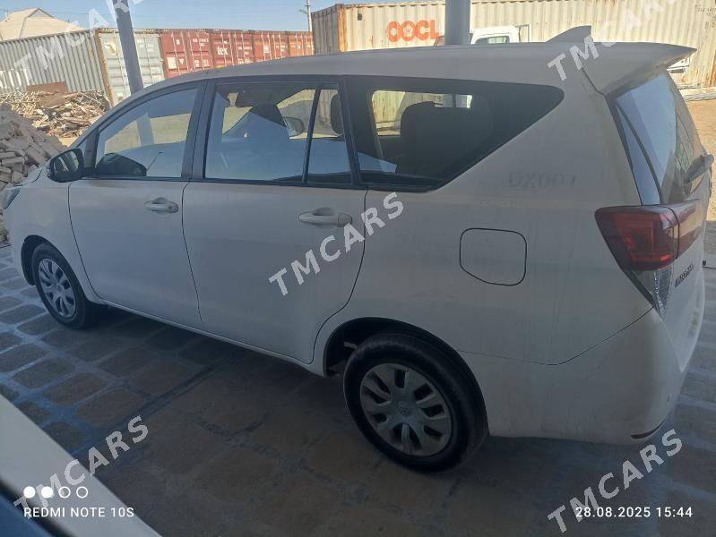 Toyota Innova 2021 - 225 000 TMT - Мары - img 4
