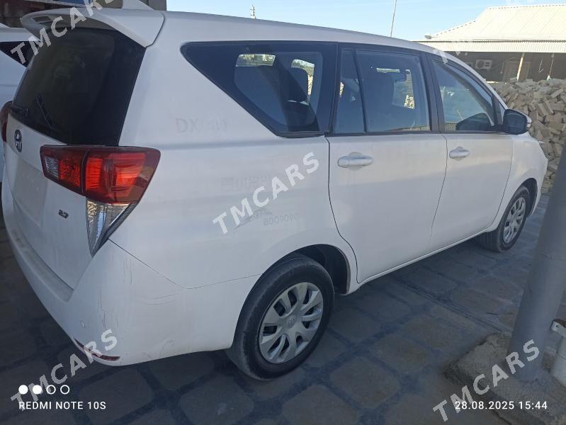 Toyota Innova 2021 - 225 000 TMT - Мары - img 8