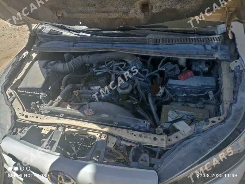 Toyota Innova 2021 - 225 000 TMT - Мары - img 9