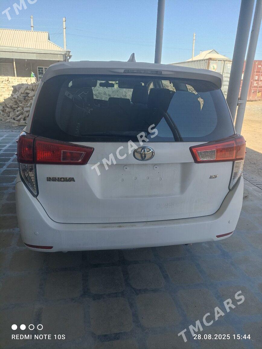 Toyota Innova 2021 - 225 000 TMT - Мары - img 2