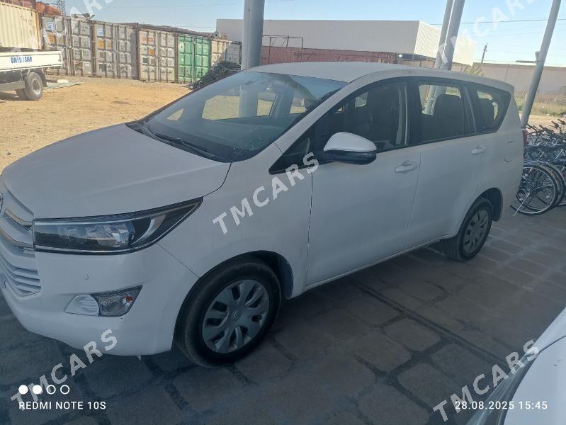 Toyota Innova 2021 - 225 000 TMT - Мары - img 10