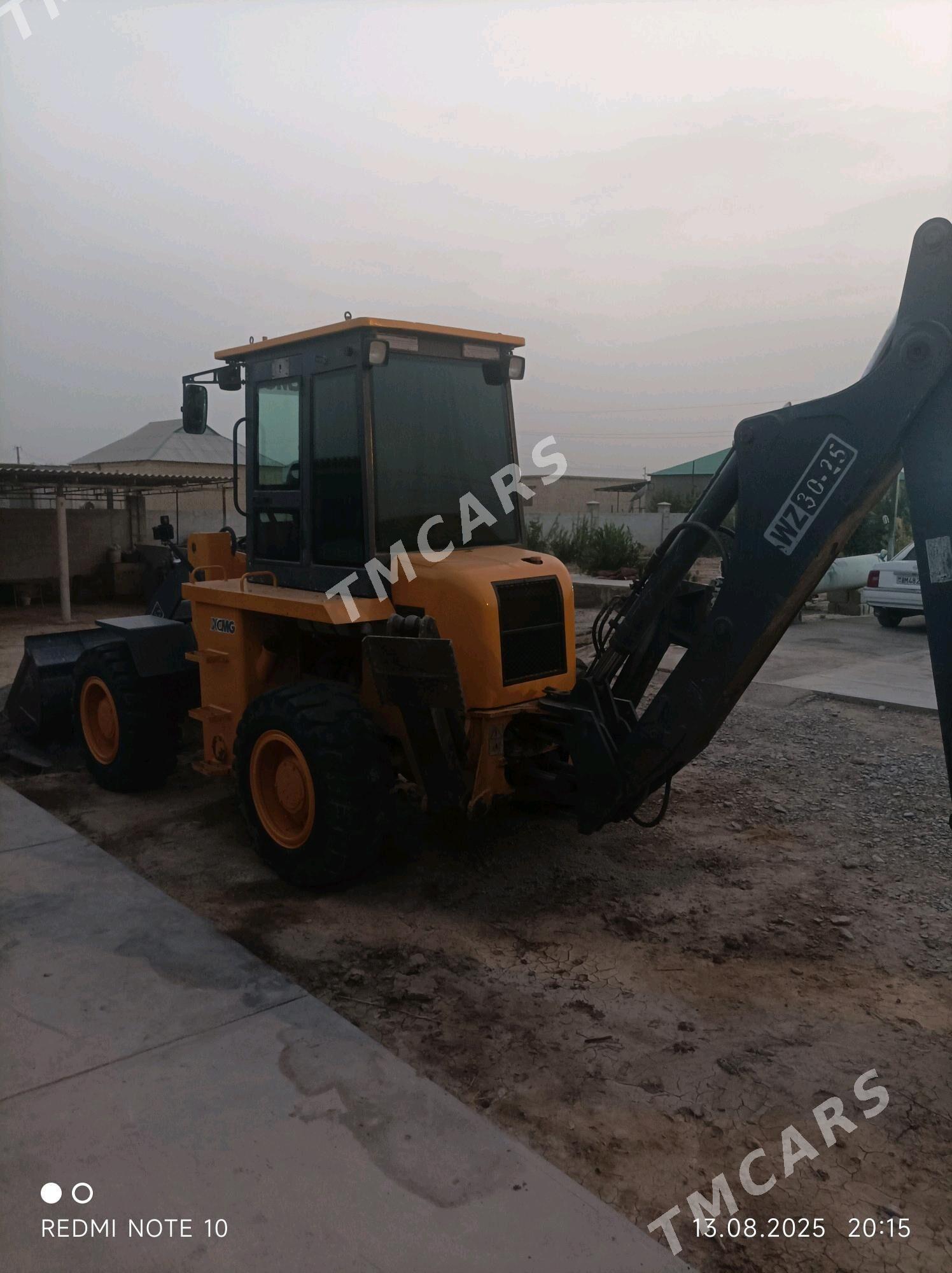 JCB 4CX ECO 2011 - 234 000 TMT - Яшлык - img 4