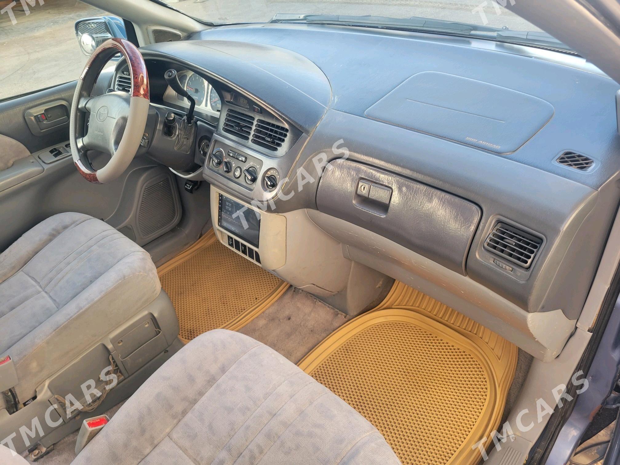 Toyota Sienna 2001 - 128 000 TMT - Мары - img 7