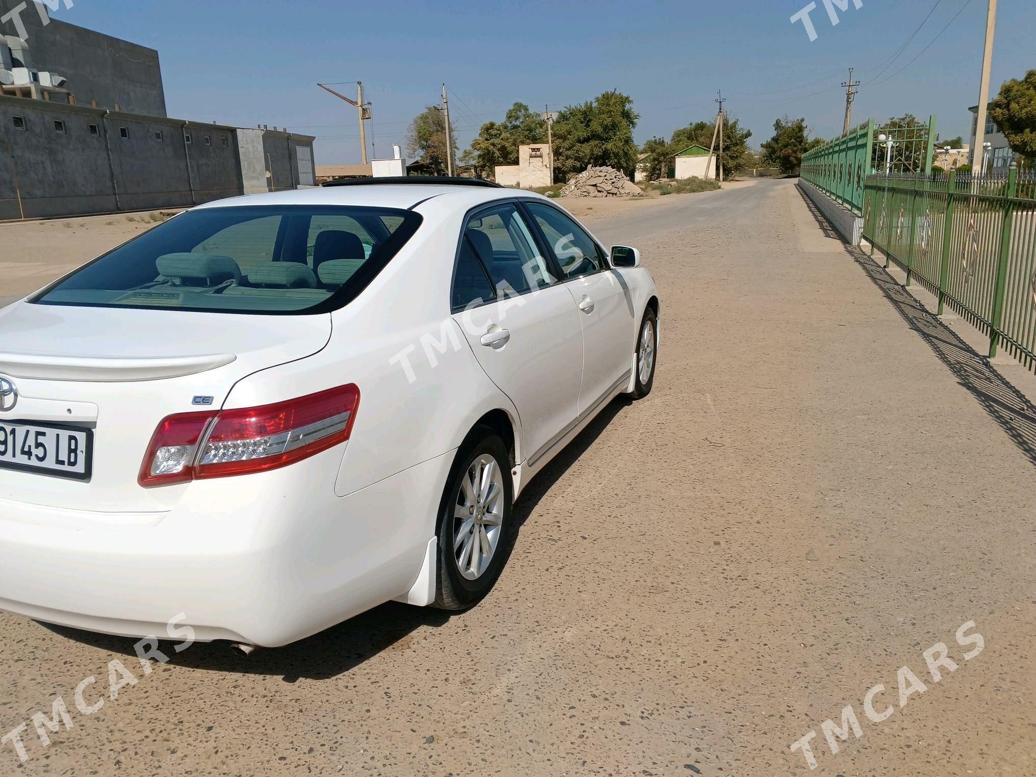 Toyota Camry 2010 - 190 000 TMT - Халач - img 6