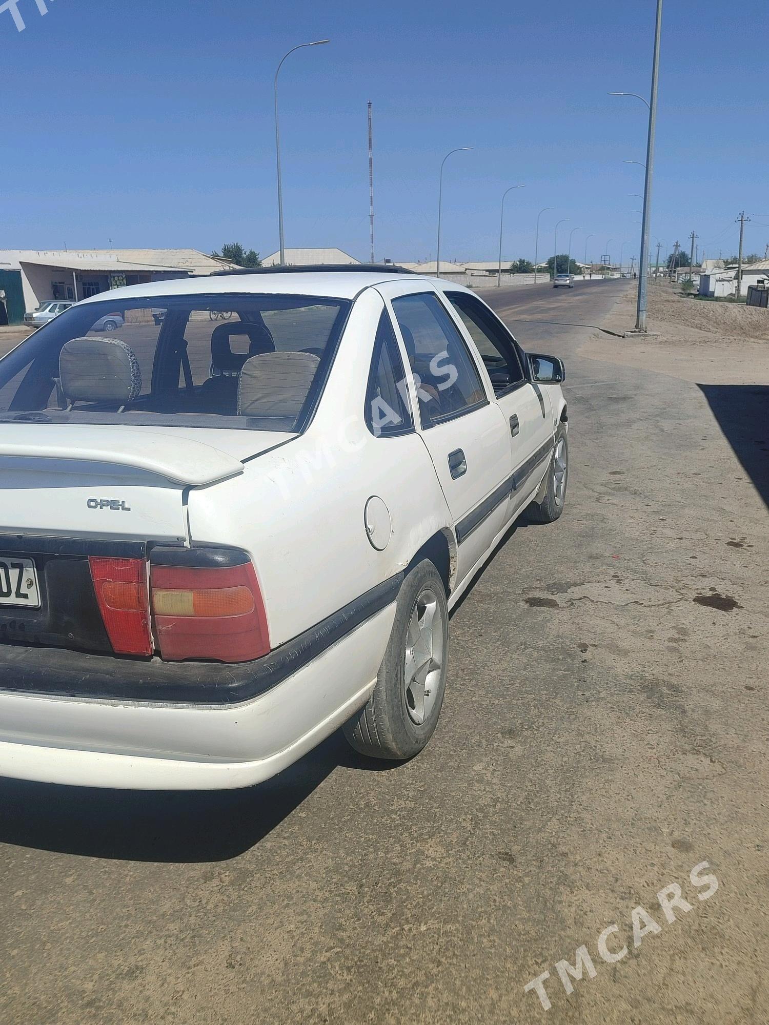 Opel Vectra 1992 - 30 000 TMT - Болдумсаз - img 4