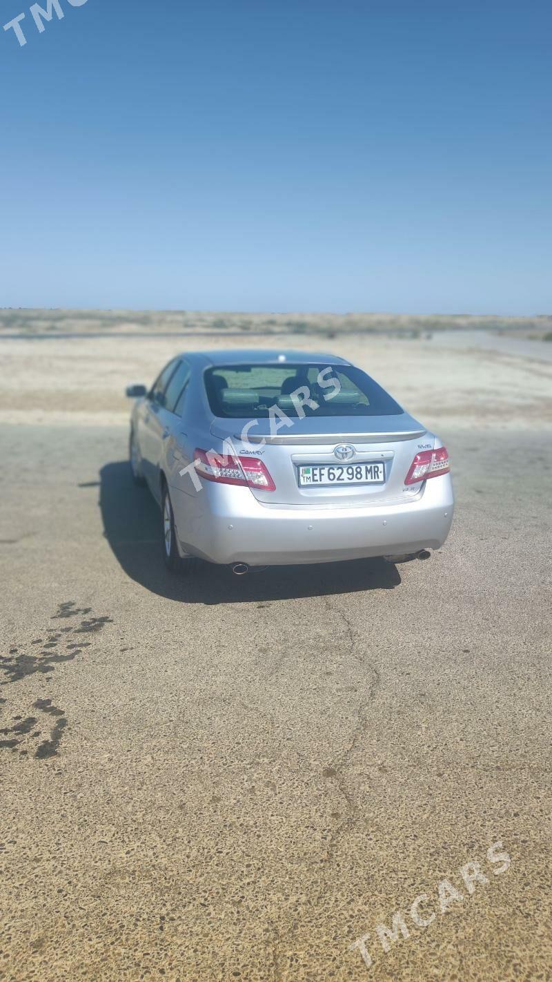 Toyota Camry 2011 - 210 000 TMT - Мары - img 4