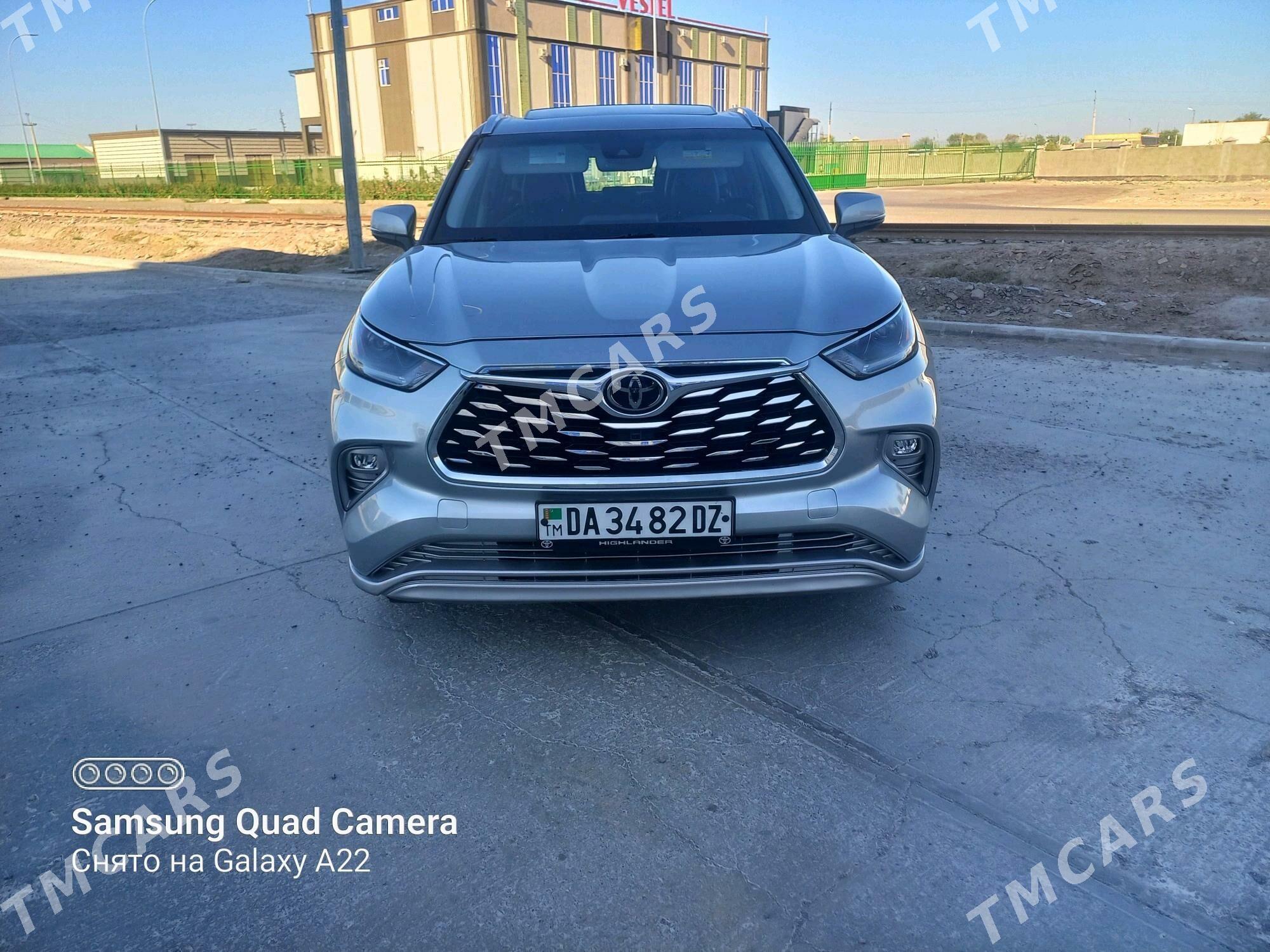 Toyota Highlander 2022 - 525 000 TMT - Дашогуз - img 4