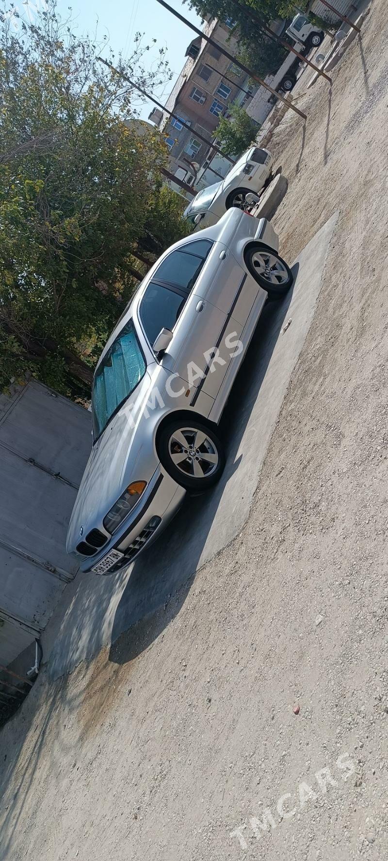 BMW E39 2001 - 130 000 TMT - Balkanabat - img 3