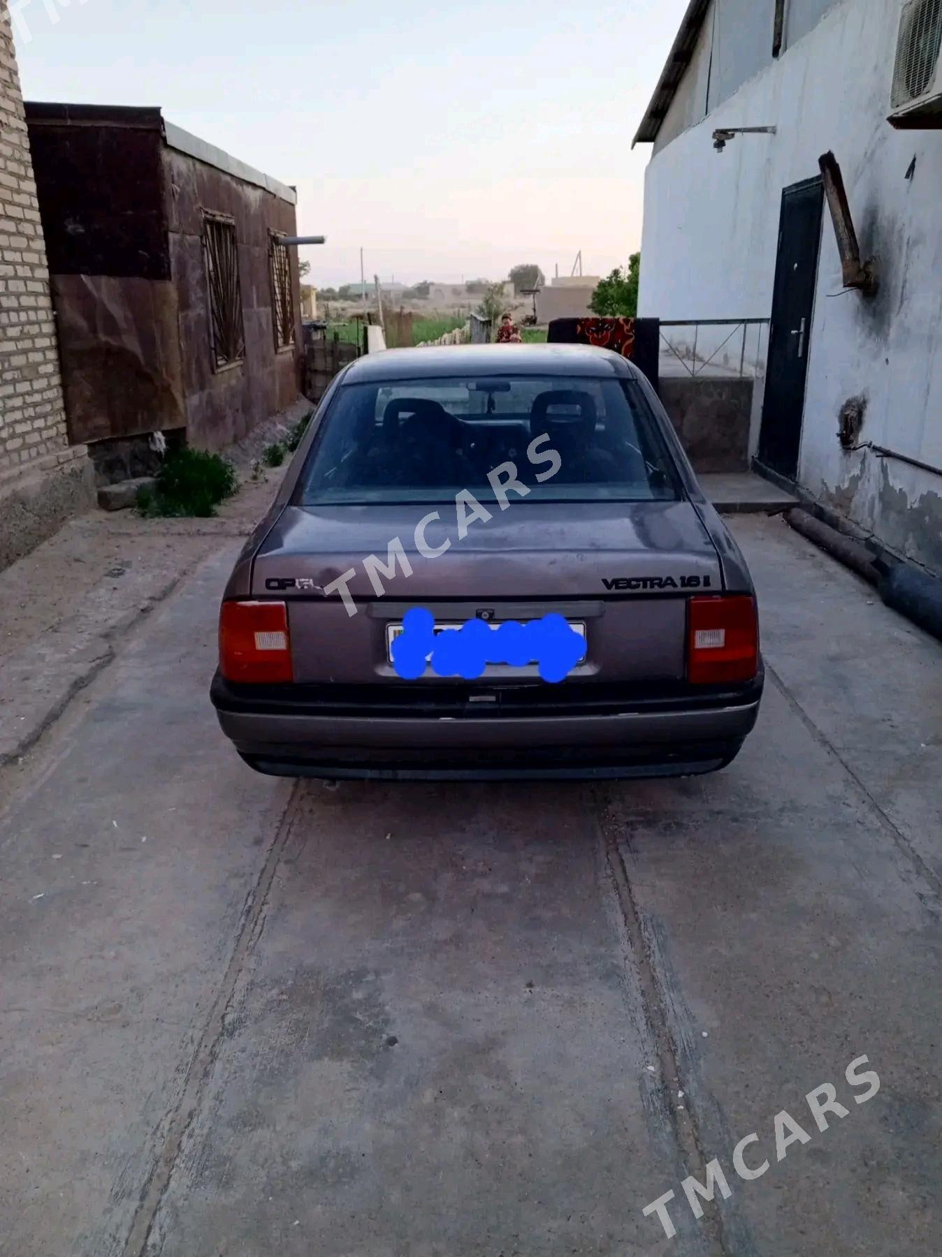 Opel Vectra 1991 - 19 000 TMT - Darganata - img 4