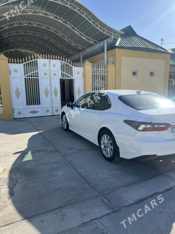 Toyota Camry 2021 - 310 000 TMT - Gökje - img 3