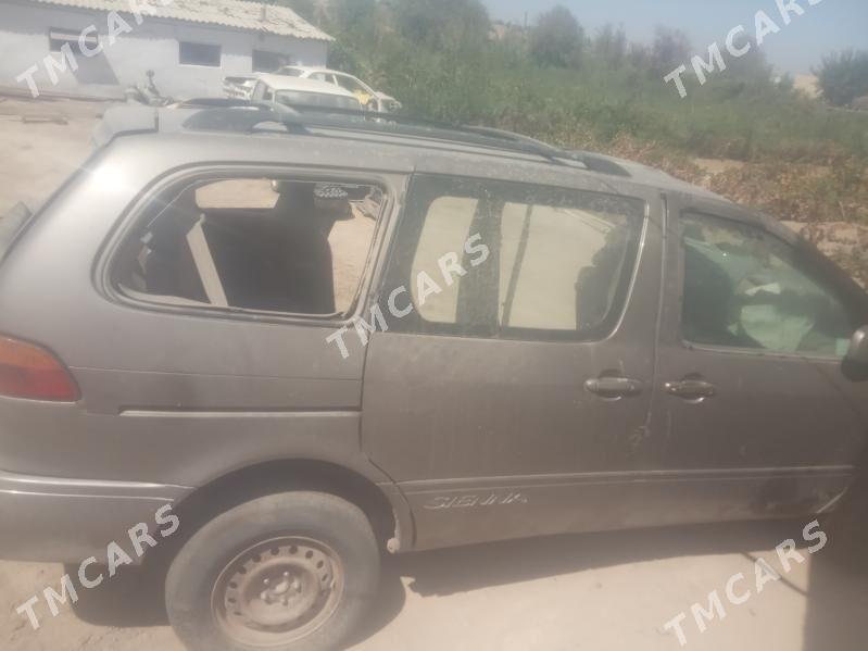 Toyota Sienna 1999 - 70 000 TMT - Мургап - img 3