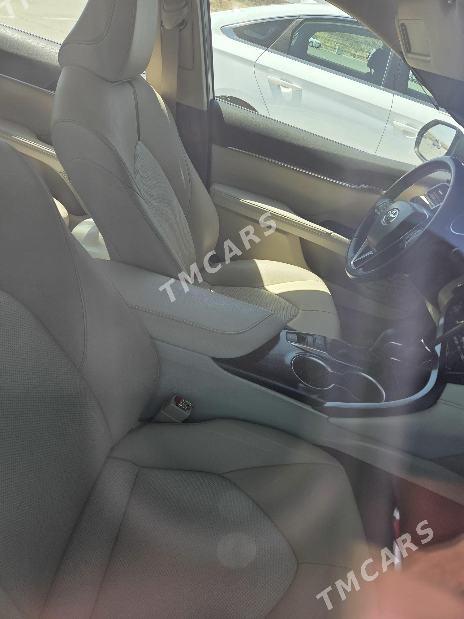 Toyota Camry 2020 - 510 000 TMT - Köşi - img 2