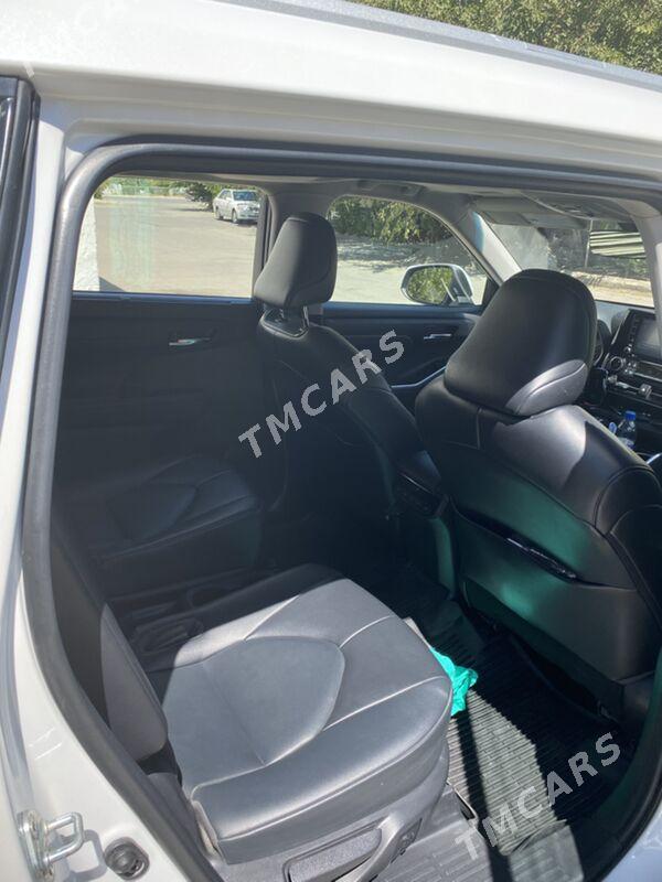 Toyota Highlander 2022 - 575 000 TMT - Ашхабад - img 2