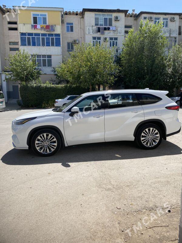 Toyota Highlander 2022 - 575 000 TMT - Ашхабад - img 6