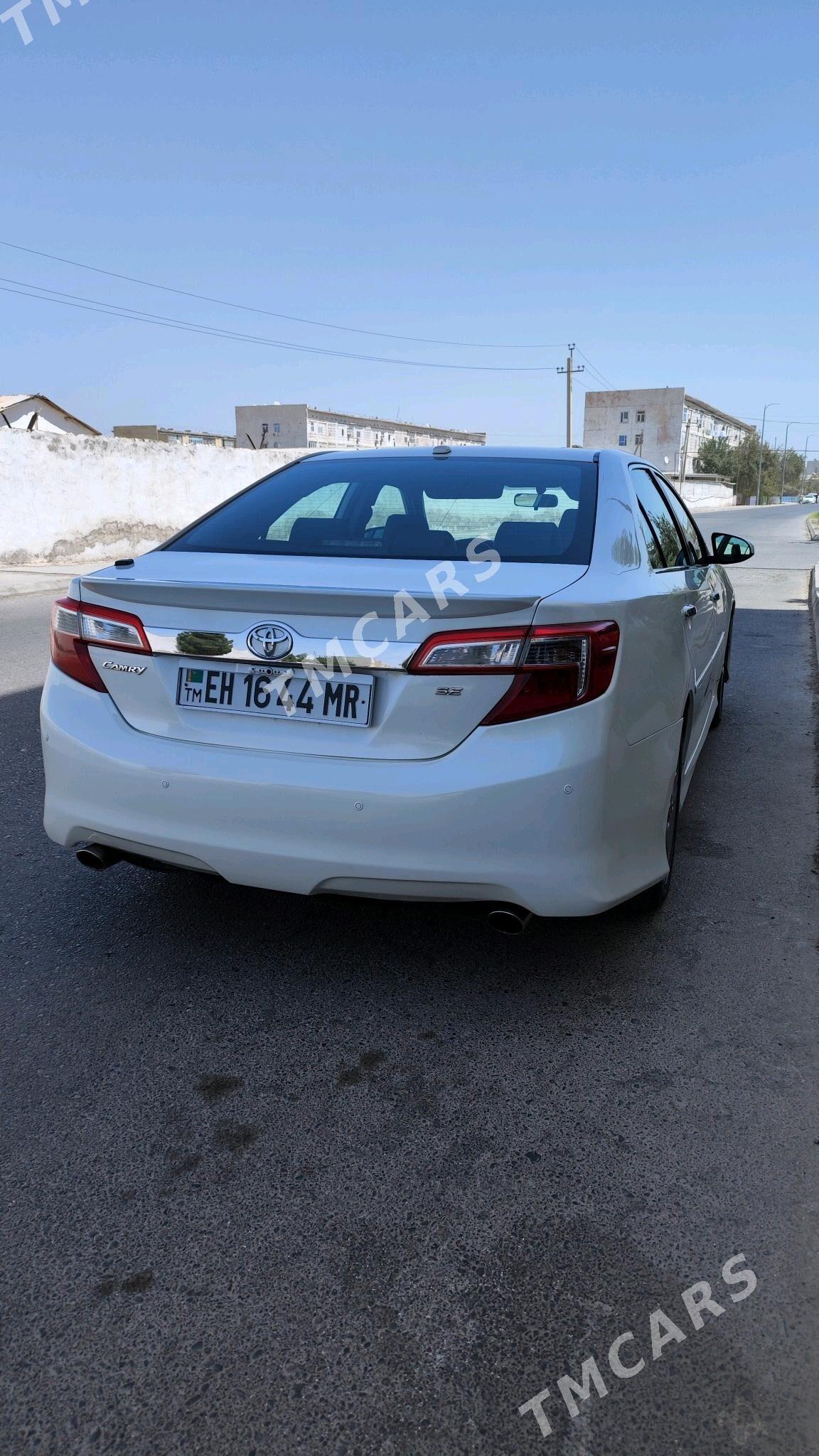 Toyota Camry 2013 - 230 000 TMT - Мургап - img 4