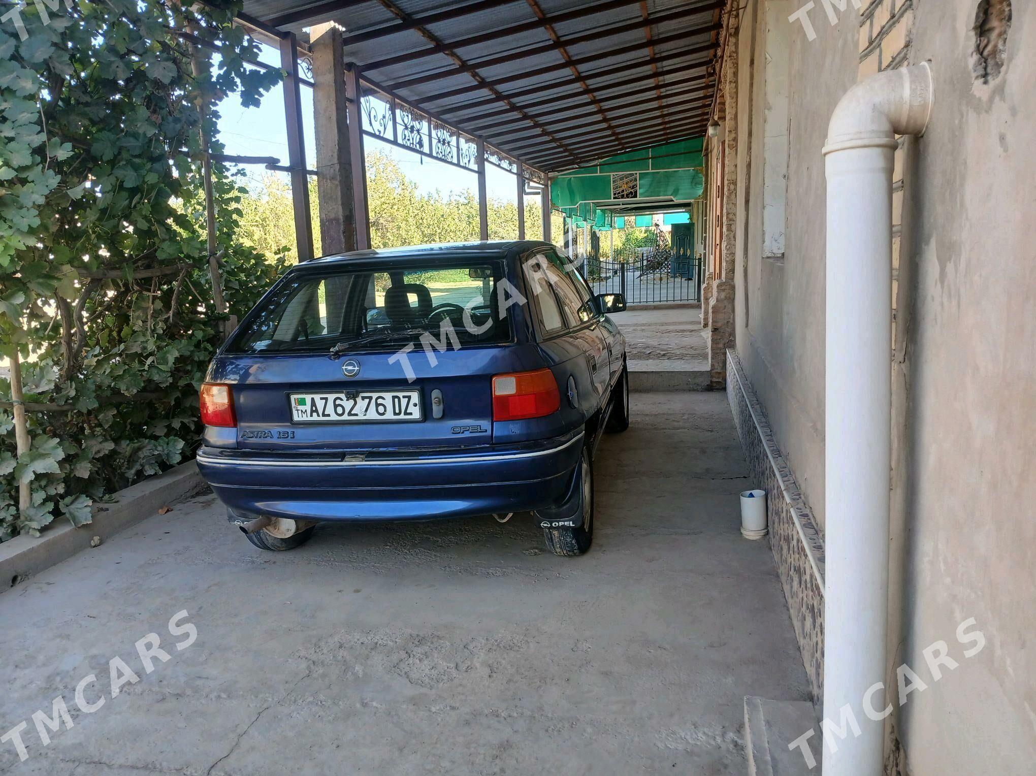 Opel Astra 1993 - 27 000 TMT - Gurbansoltan Eje - img 3