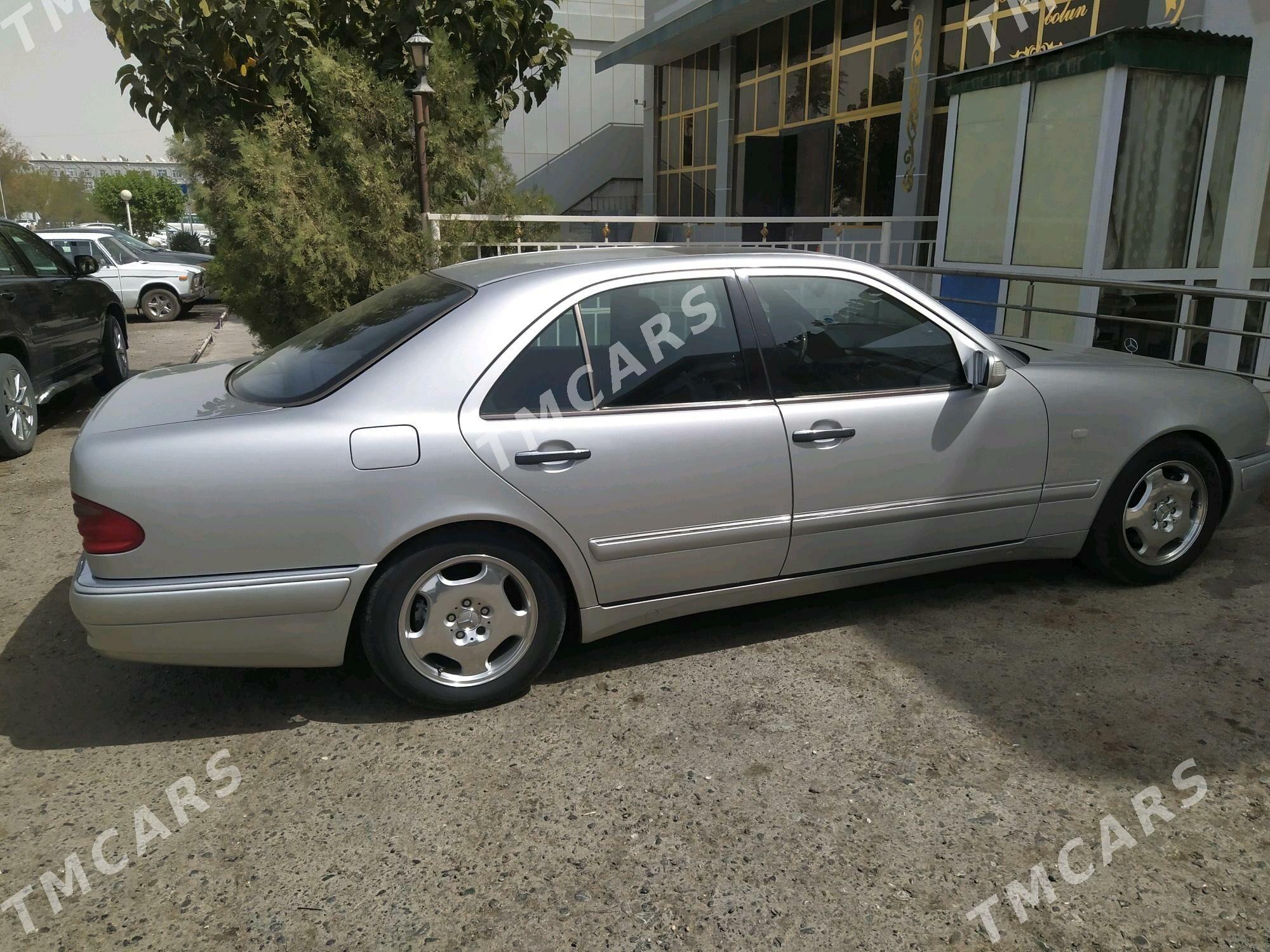 Mercedes-Benz E-Class 2000 - 130 000 TMT - Мары - img 4