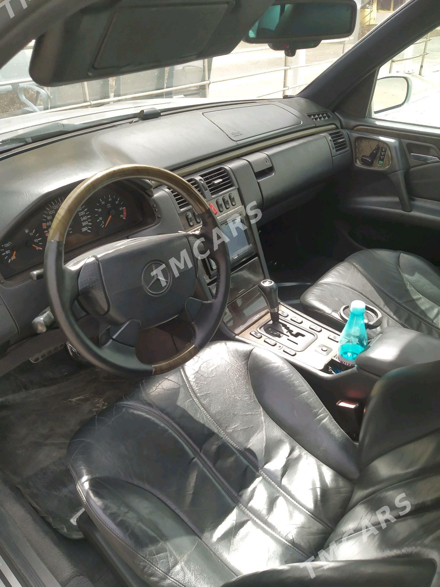 Mercedes-Benz E-Class 2000 - 130 000 TMT - Мары - img 2