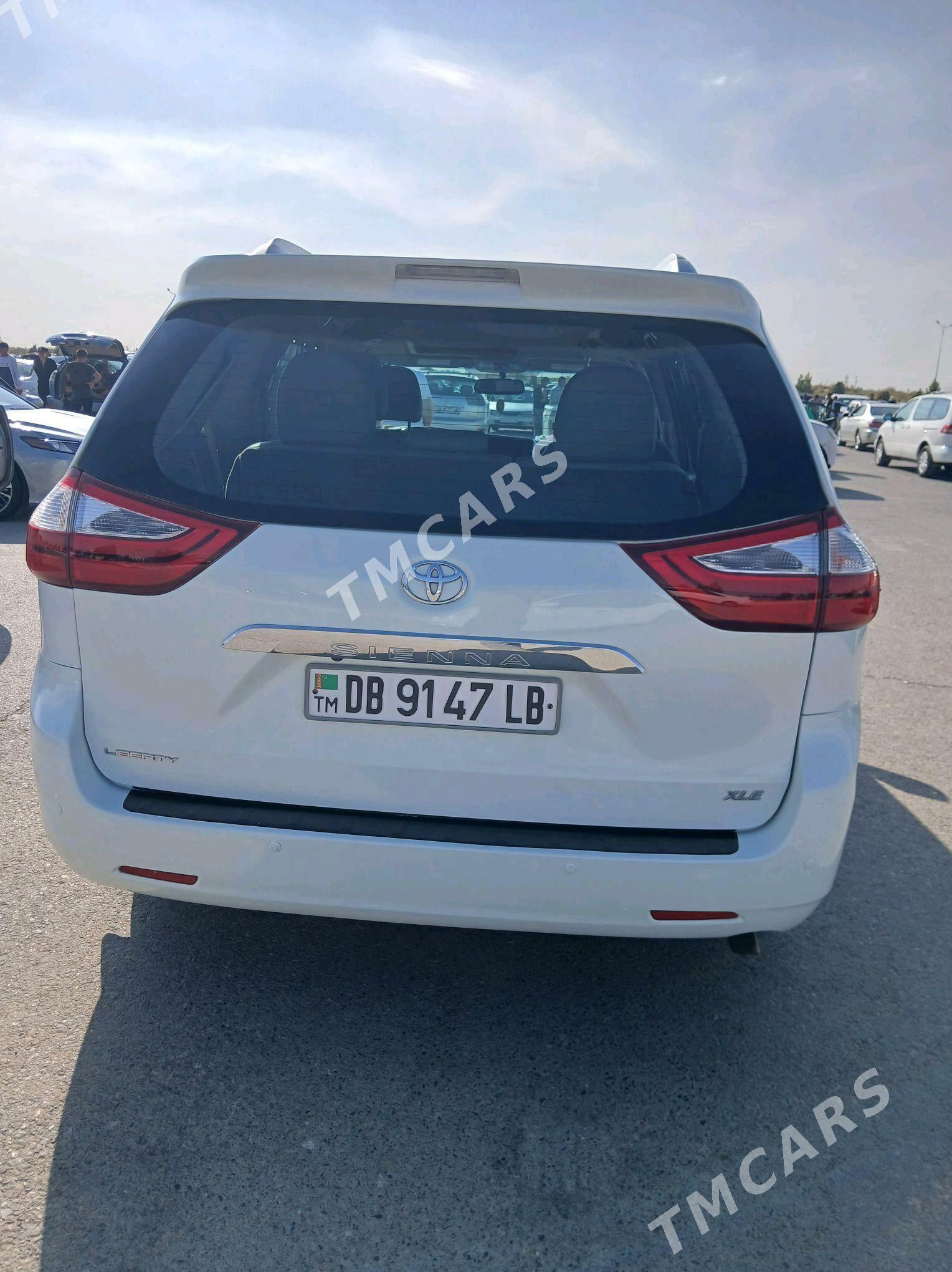 Toyota Sienna 2017 - 390 000 TMT - Туркменабат - img 4
