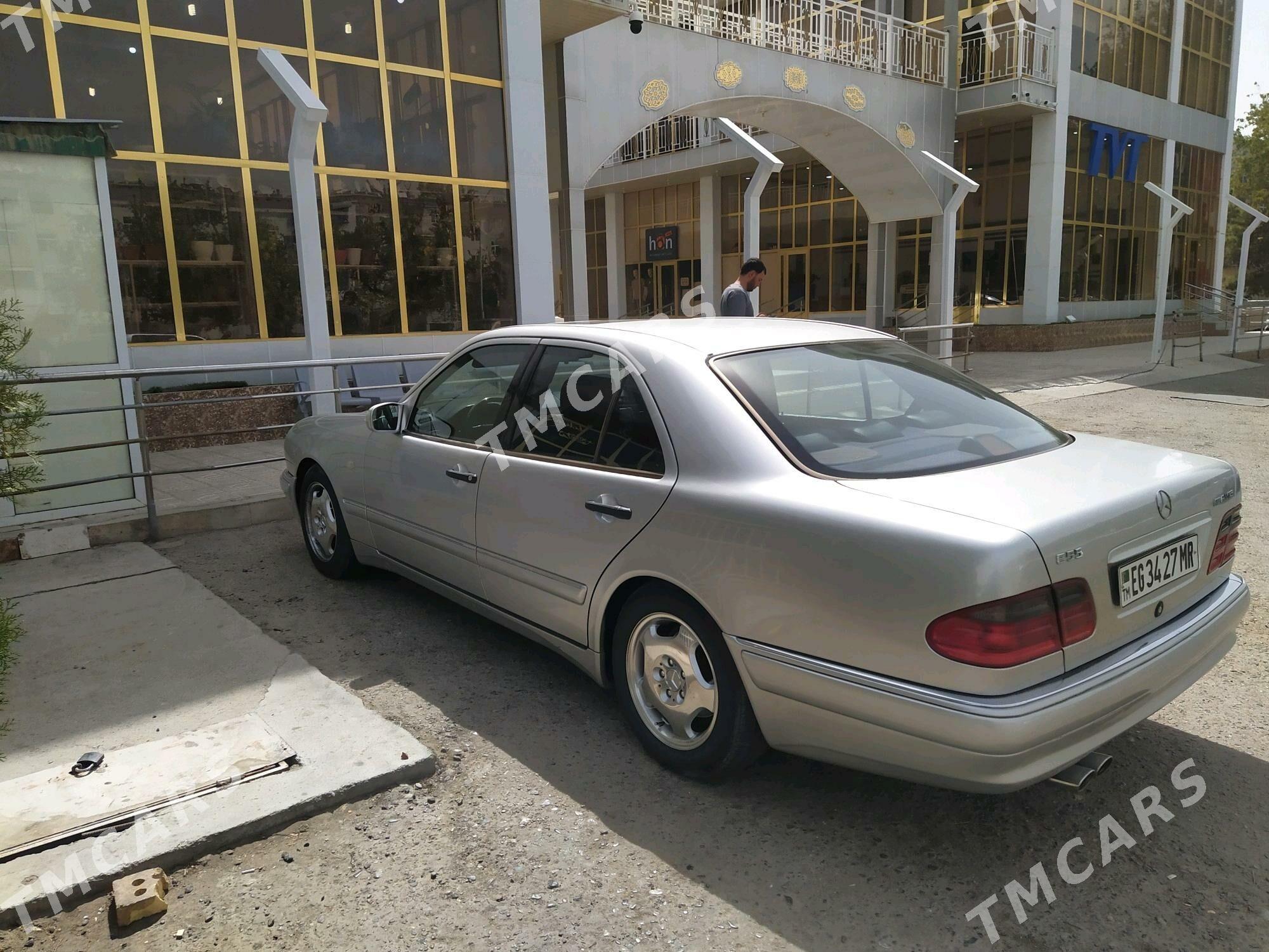 Mercedes-Benz E-Class 2000 - 130 000 TMT - Мары - img 7