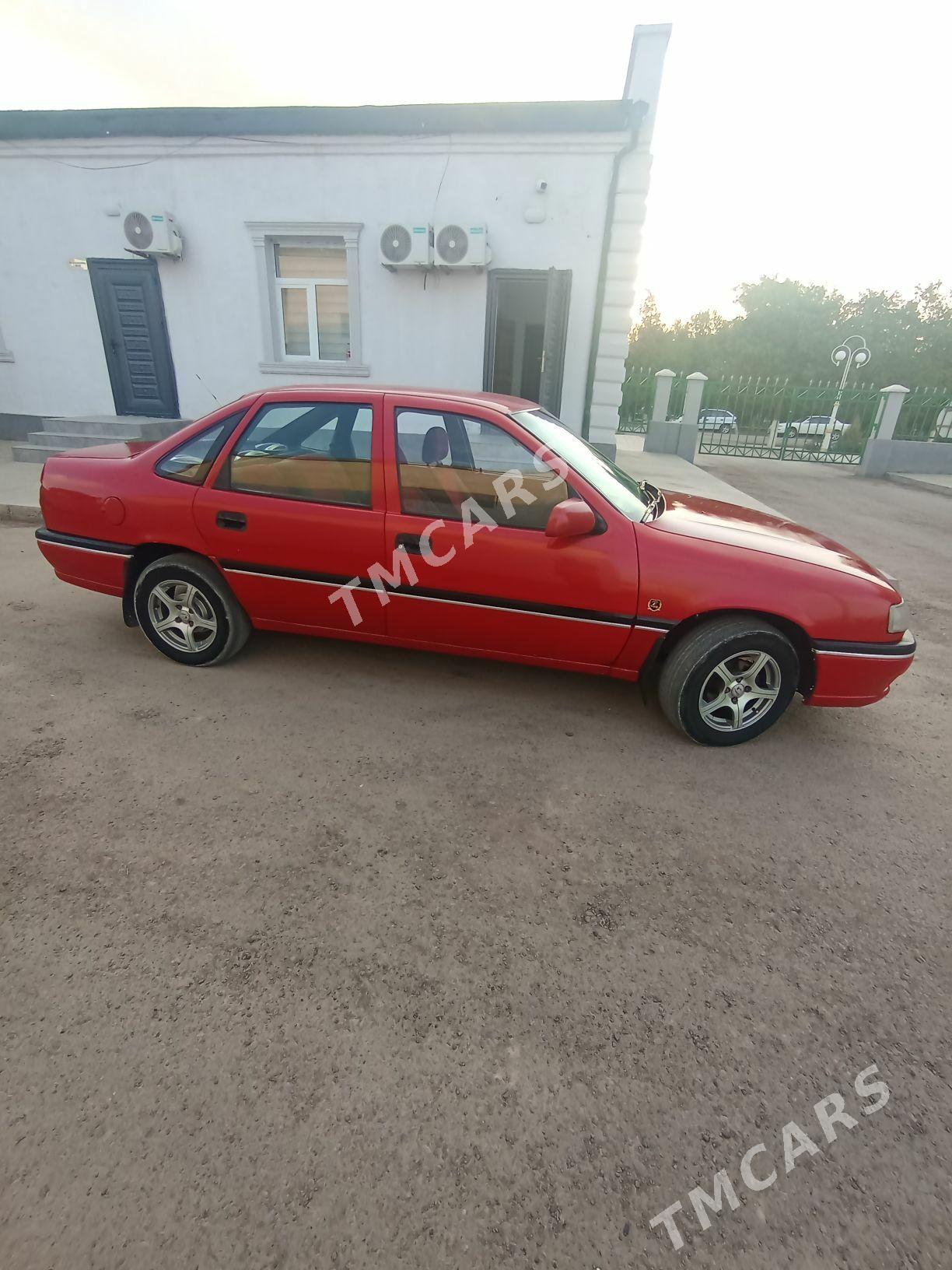 Opel Vectra 1993 - 33 000 TMT - Гурбансолтан Едже - img 3