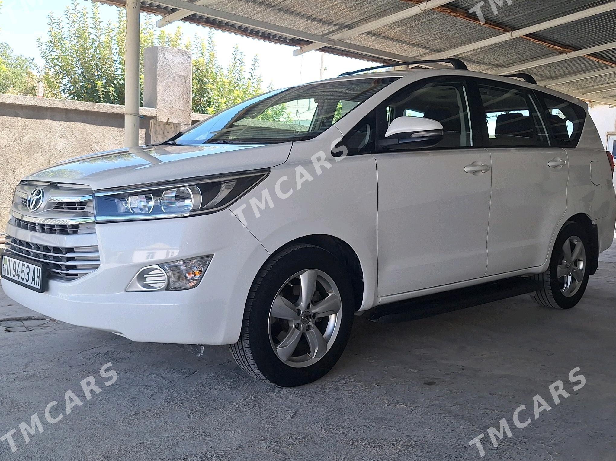 Toyota Innova 2017 - 268 000 TMT - Ашхабад - img 2
